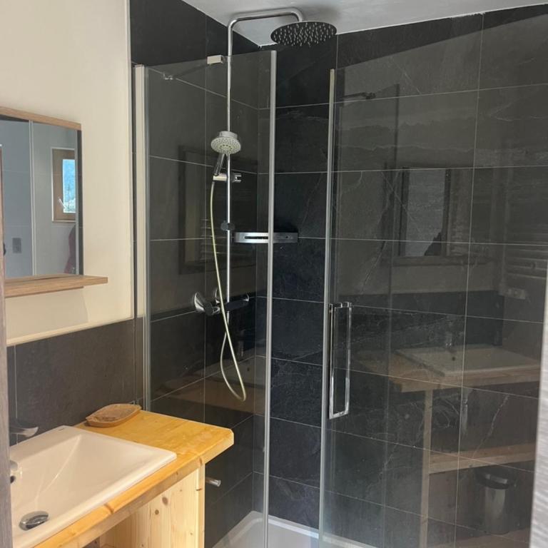 Résidence plein sud en vallée de Chamonix - Appartement 3 Chambres avec Vue sur la Montagne - 4