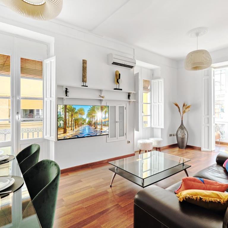 110m KKARA 3BR 2BA central Plaza Nueva view apt - Three-Bedroom Apartment - 1