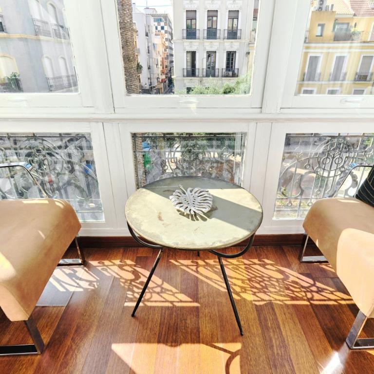 110m KKARA 3BR 2BA central Plaza Nueva view apt - Three-Bedroom Apartment - 14