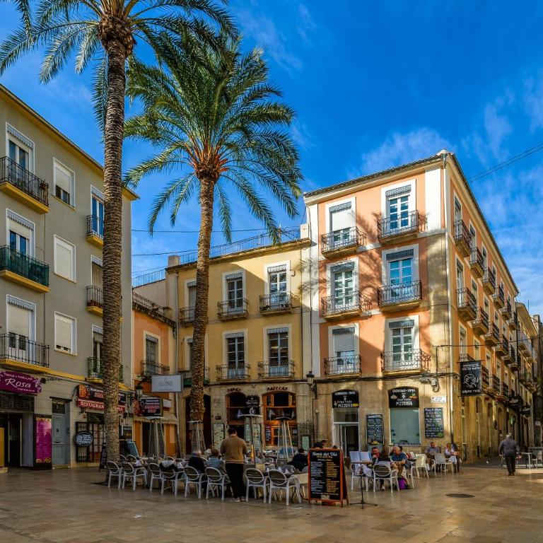 110m KKARA 3BR 2BA central Plaza Nueva view apt - Three-Bedroom Apartment - 69