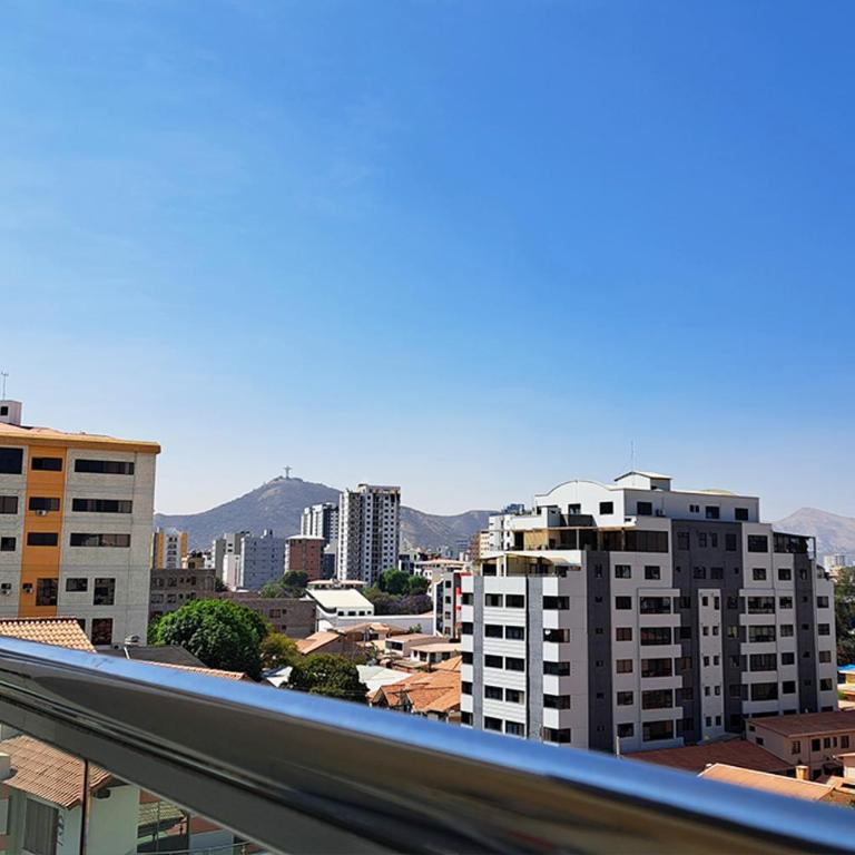 Amplio departamento en Cochabamba - Two-Bedroom Apartment - 13