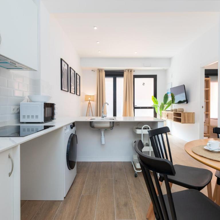 Travel Habitat Bioparc Apartments - Two-Bedroom Apartment with Terrace - 3