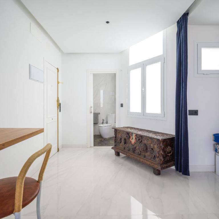 Las Palmas Beach Penthouse - Two-Bedroom Apartment - 14