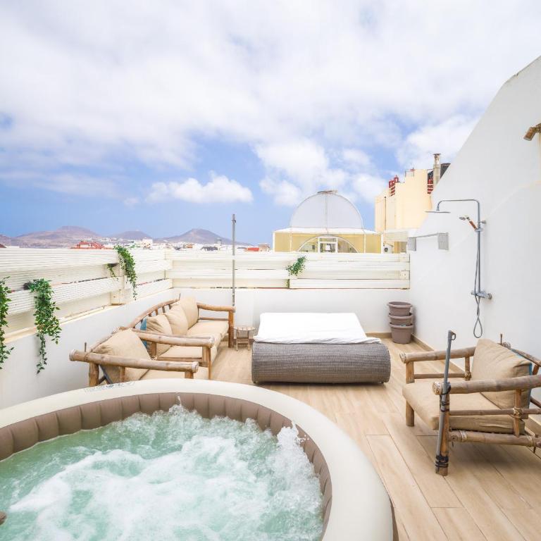 Las Palmas Beach Penthouse - Two-Bedroom Apartment - 1