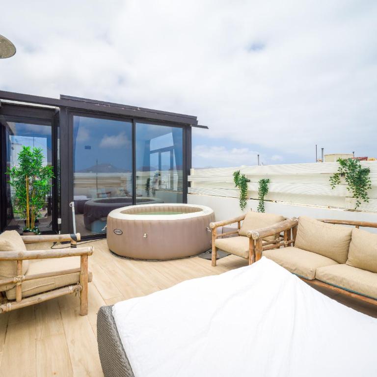 Las Palmas Beach Penthouse - Two-Bedroom Apartment - 2