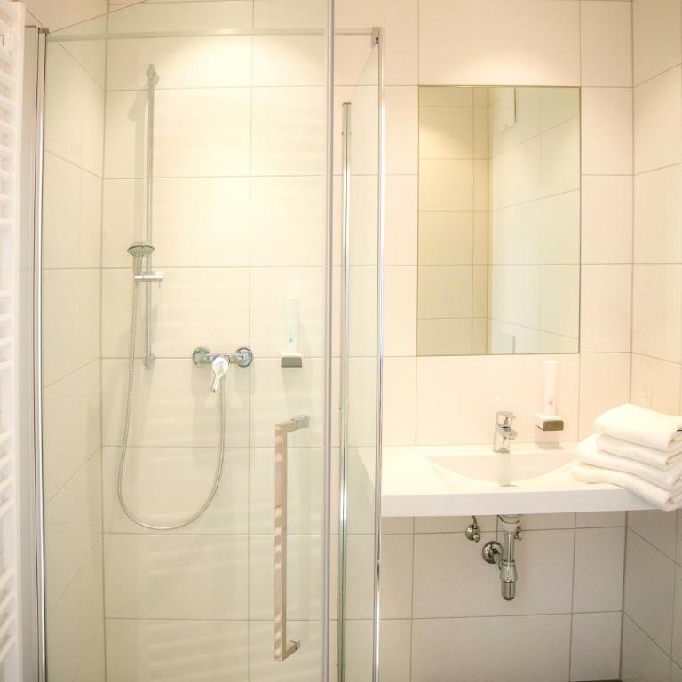 Gasthof Wachter - Doppelzimmer mit Zustellbett - 4