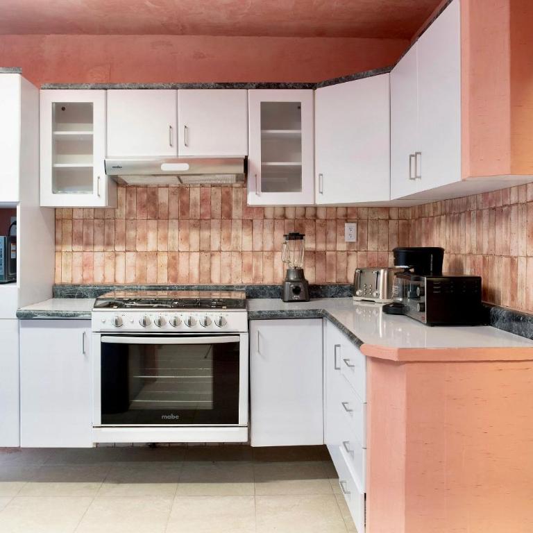 Combo Marrakesh house kesh · Duplex, 2 joint houses.10Br, 7.5 bath, 22 guest - Apartment - 23