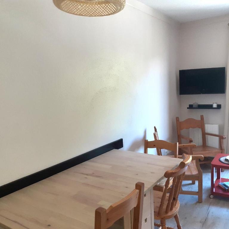 Appartement confortable 2 pièces avec balcon, proche télécabine et commerces à Valfréjus - FR-1-561-114 - Apartamento - 4