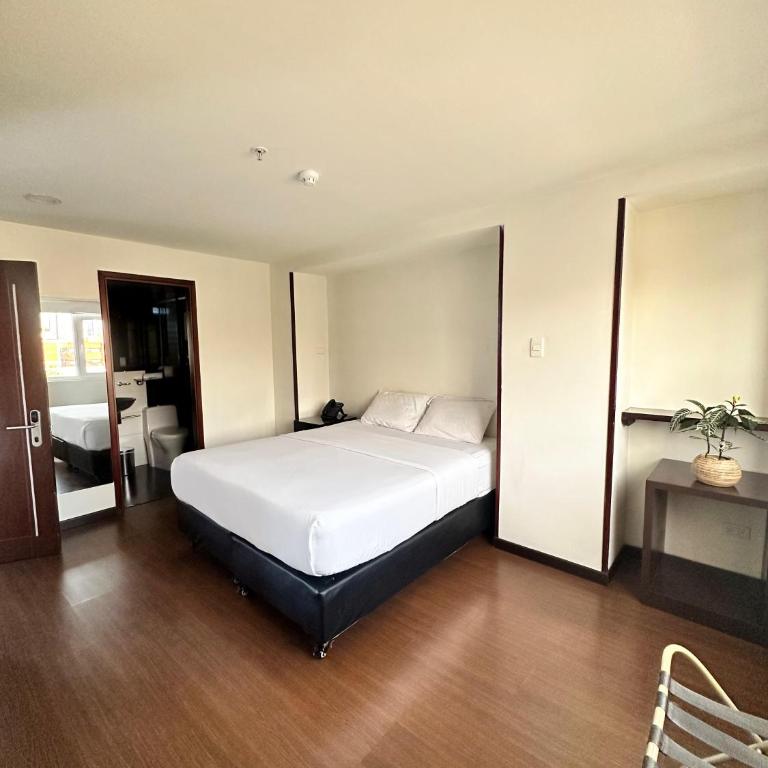 HOTEL SHERIDAN BOGOTA - Habitación Doble Económica - 3