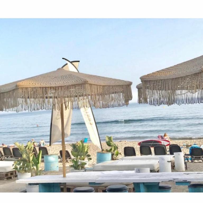 MARBELLA BEACHFRONT- Apartamento junto a la playa y con impresionantes vistas al mar - One-Bedroom Apartment - 1