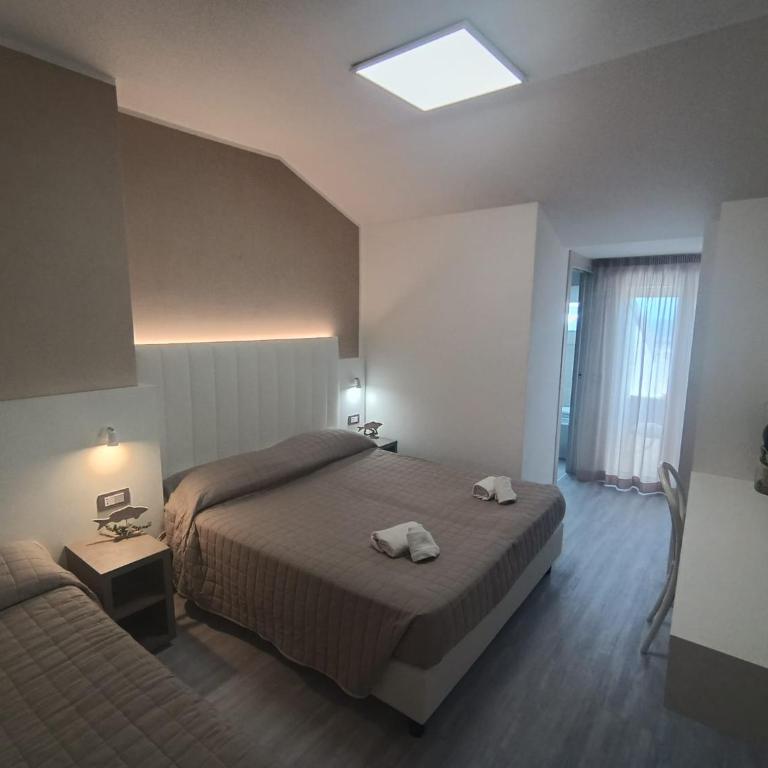 Hotel Cannes - Camera Tripla Superior con Vista Mare - 1