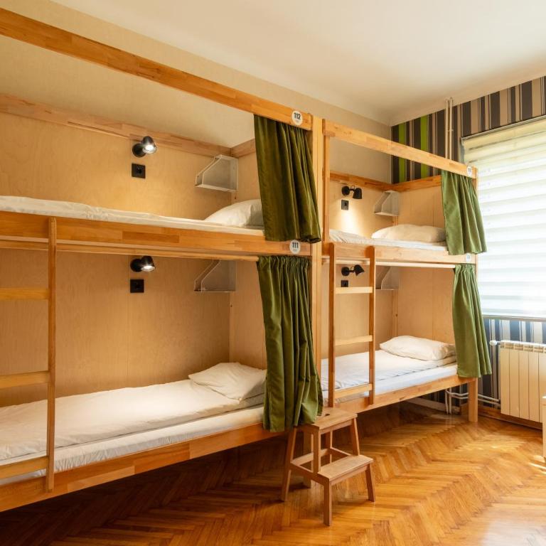 Cabbage Hostel - Krevet u 6-krevetnoj Mešanoj Spavaonici - 3