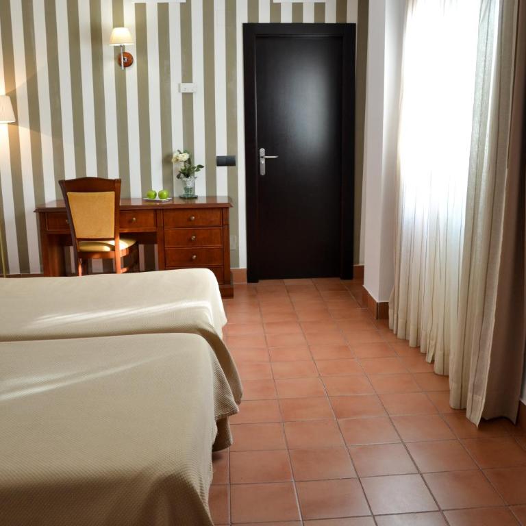 I AM La Posada Hotel and Apartment - Double Room with Private Bathroom - 12