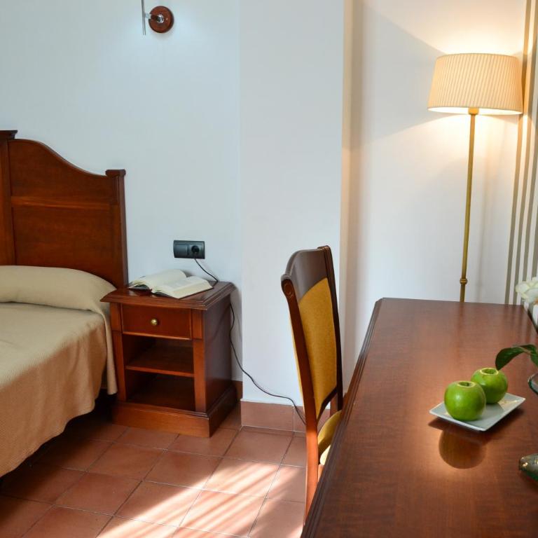 I AM La Posada Hotel and Apartment - Double Room with Private Bathroom - 2