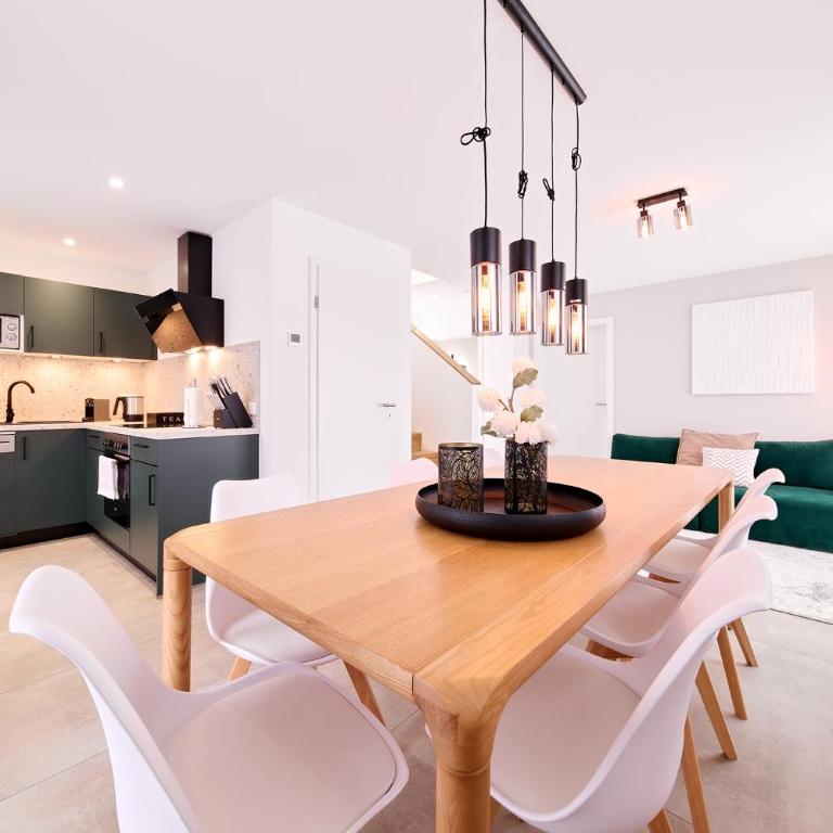 Xzllenz - 4 Schlafzimmer, Zentral, Parken, U-Bahn, 2 Bäder, 4 Smart-TV, optional Einzelbett - Haus mit 4 Schlafzimmern - 4