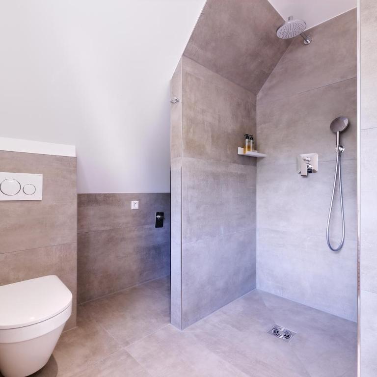 Xzllenz - 4 Schlafzimmer, Zentral, Parken, U-Bahn, 2 Bäder, 4 Smart-TV, optional Einzelbett - Haus mit 4 Schlafzimmern - 14