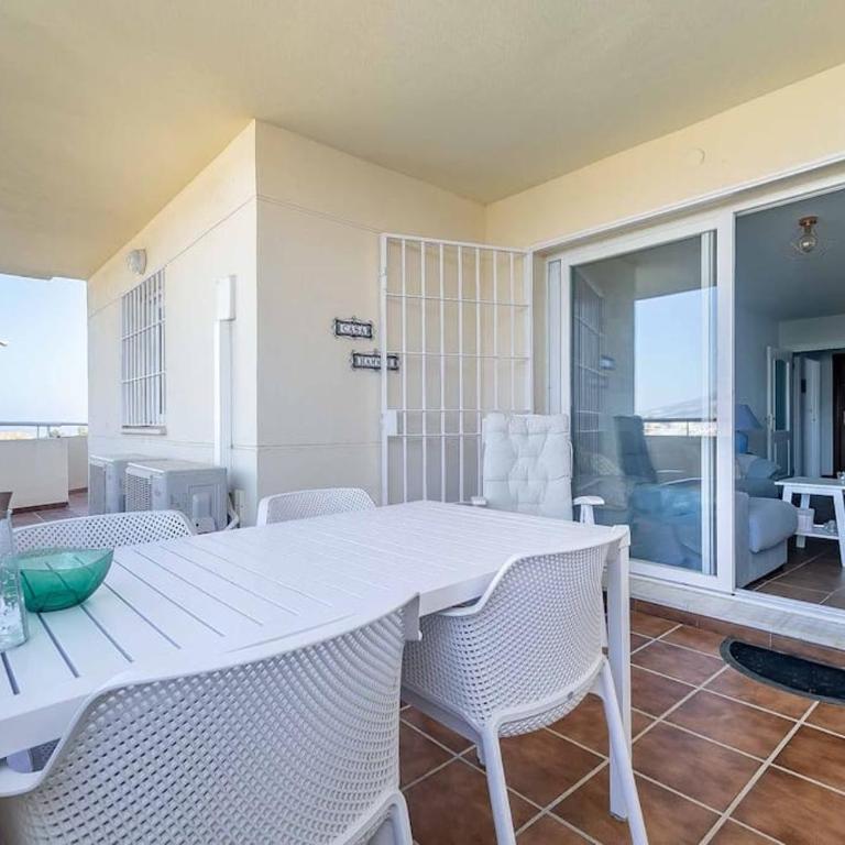 27-Cozy Apartment, Spacious Terrace in Fuengirola - Two-Bedroom Apartment - 23