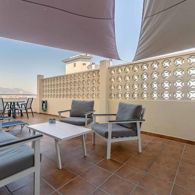 27-Cozy Apartment, Spacious Terrace in Fuengirola - Two-Bedroom Apartment - 19