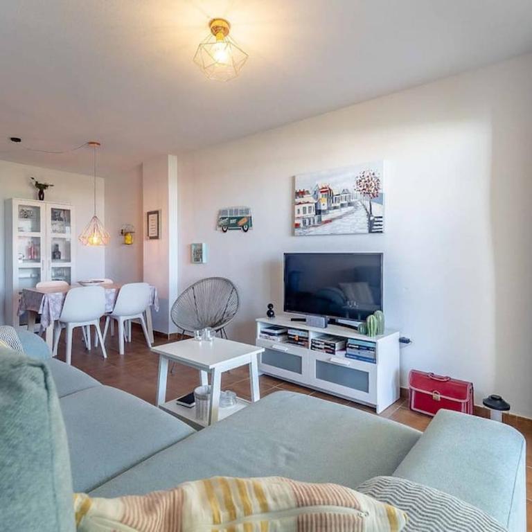27-Cozy Apartment, Spacious Terrace in Fuengirola - Two-Bedroom Apartment - 6