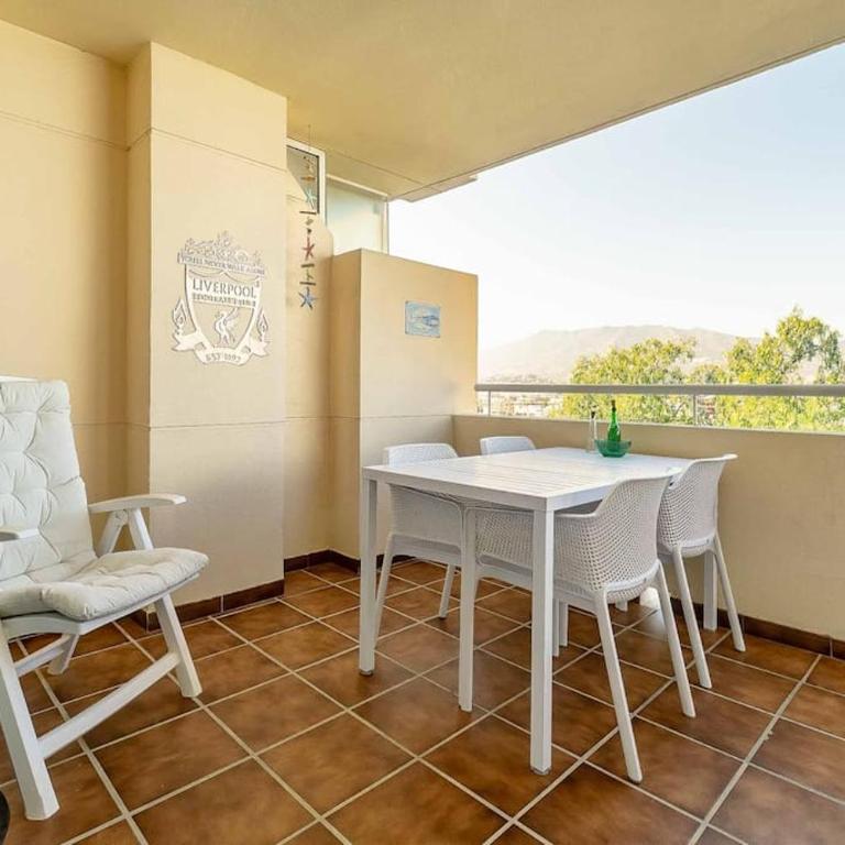 27-Cozy Apartment, Spacious Terrace in Fuengirola - Two-Bedroom Apartment - 24
