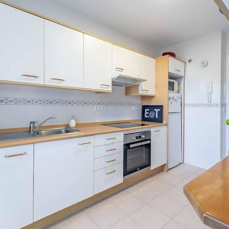 27-Cozy Apartment, Spacious Terrace in Fuengirola - Two-Bedroom Apartment - 8