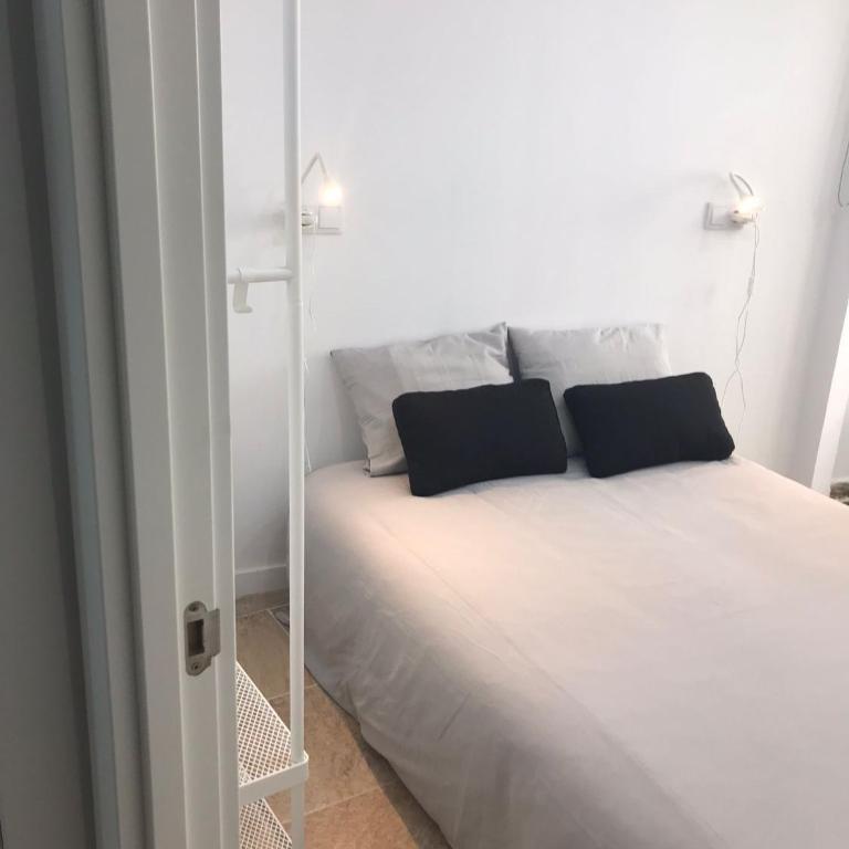 A 50 m de la plage - Three-Bedroom Apartment - 9