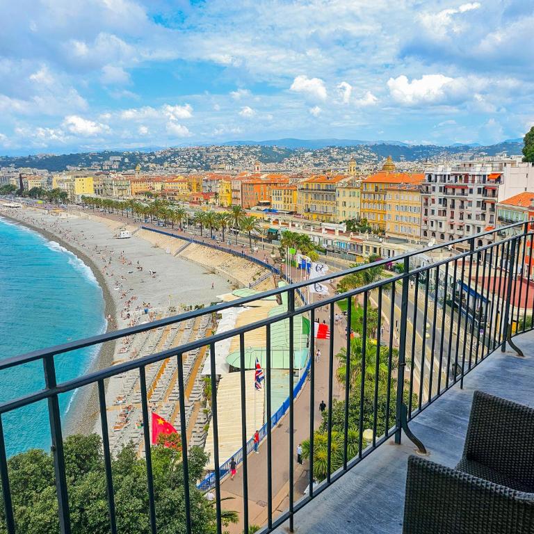 Hôtel La Pérouse Nice Baie des Anges - Suite Baie des Anges - Vue Complète sur Mer - 6
