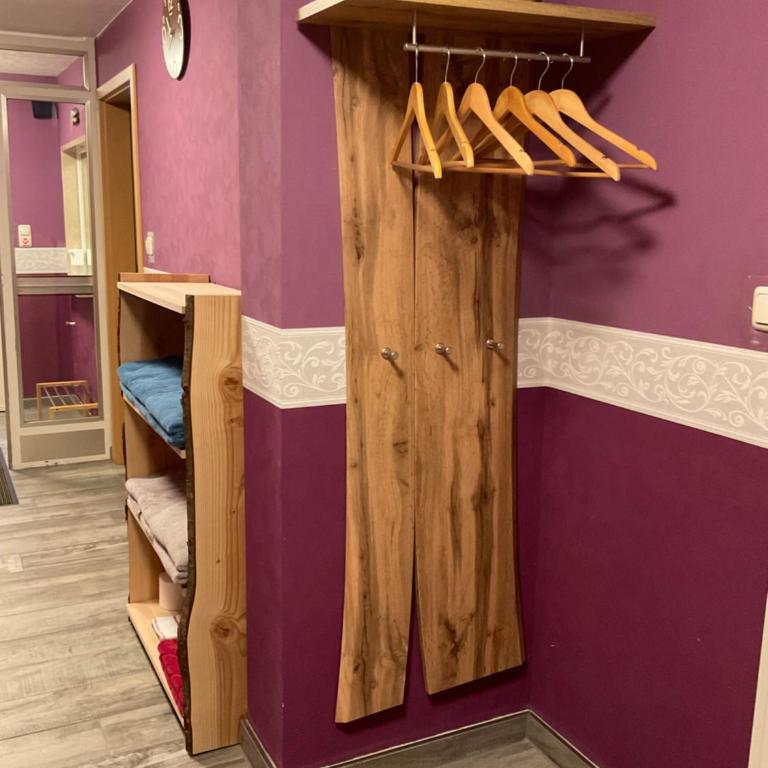 Messe-Apartment, 4 Schlafzimmer, 80 qm, Garten - 6 km zur Messe, verkehrsgünstig, ruhig, Parkplätze - Appartamento con 4 Camere da Letto - 9