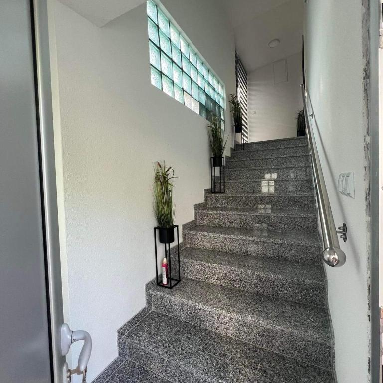 Apartman City Bihać - Three-Bedroom Apartment - 6