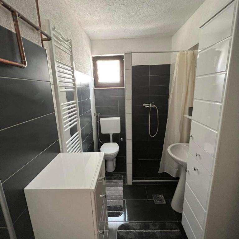 Apartman City Bihać - Three-Bedroom Apartment - 9