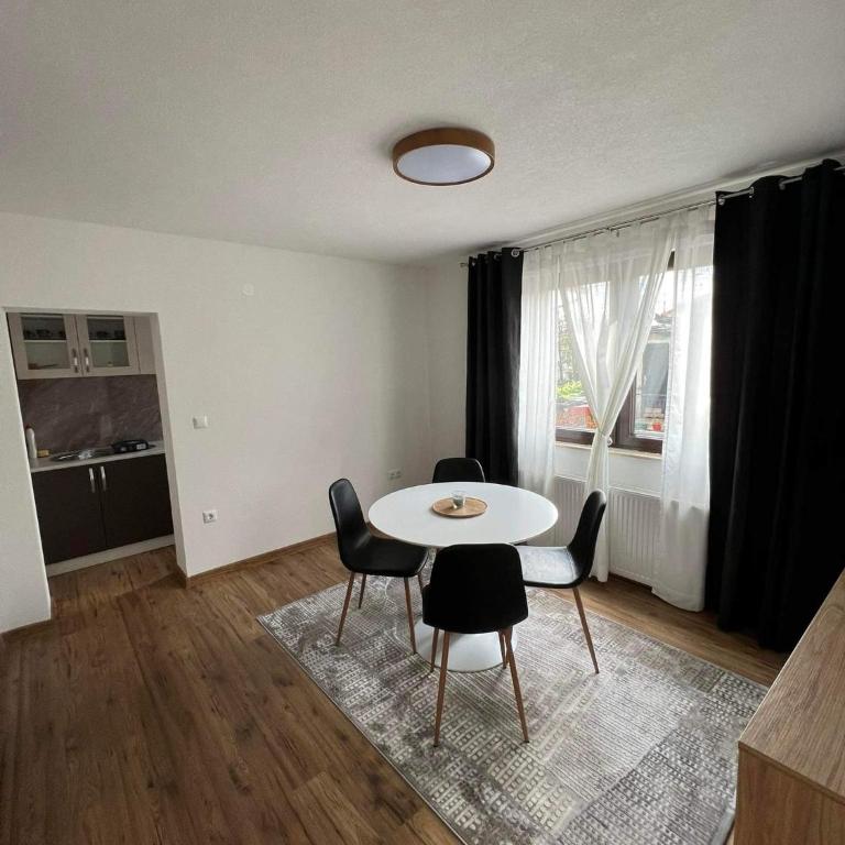 Apartman City Bihać - Three-Bedroom Apartment - 15