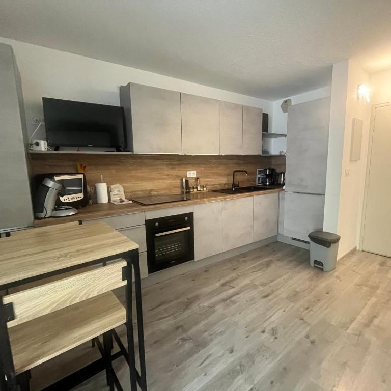TI TAHITI STUDIO-3MIN PLAGE-TERRASSE COSY-WIFI-PARKING - TOP PROS SERVICESConciergerie La Grande Motte - Apartment mit 1 Schlafzimmer - 3