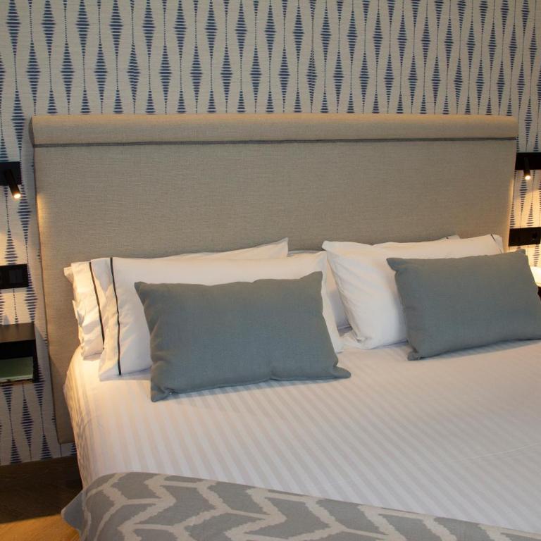 Puerta de la Ribera Suites - Estudio Estándar - 9