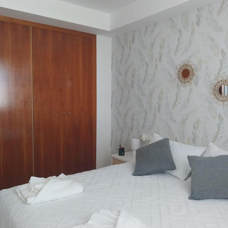ACOGEDOR APARTAMENTO CON TERRAZA Y VISTAS AL JARDIN - One-Bedroom Apartment - 6