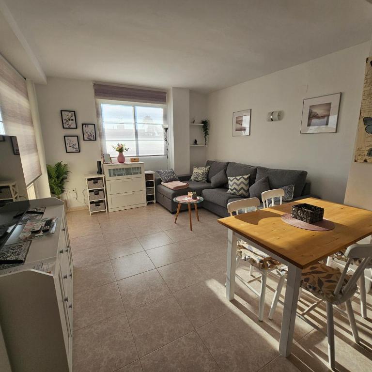 ACOGEDOR APARTAMENTO CON TERRAZA Y VISTAS AL JARDIN - One-Bedroom Apartment - 3
