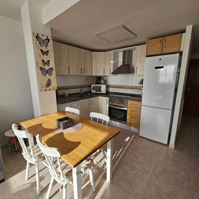 ACOGEDOR APARTAMENTO CON TERRAZA Y VISTAS AL JARDIN - One-Bedroom Apartment - 4