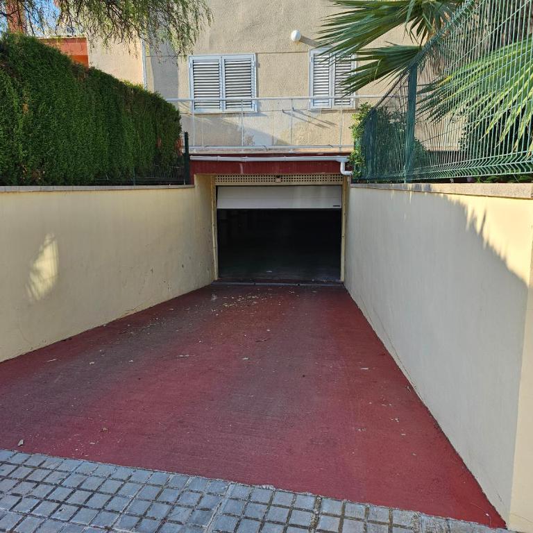 ACOGEDOR APARTAMENTO CON TERRAZA Y VISTAS AL JARDIN - One-Bedroom Apartment - 16