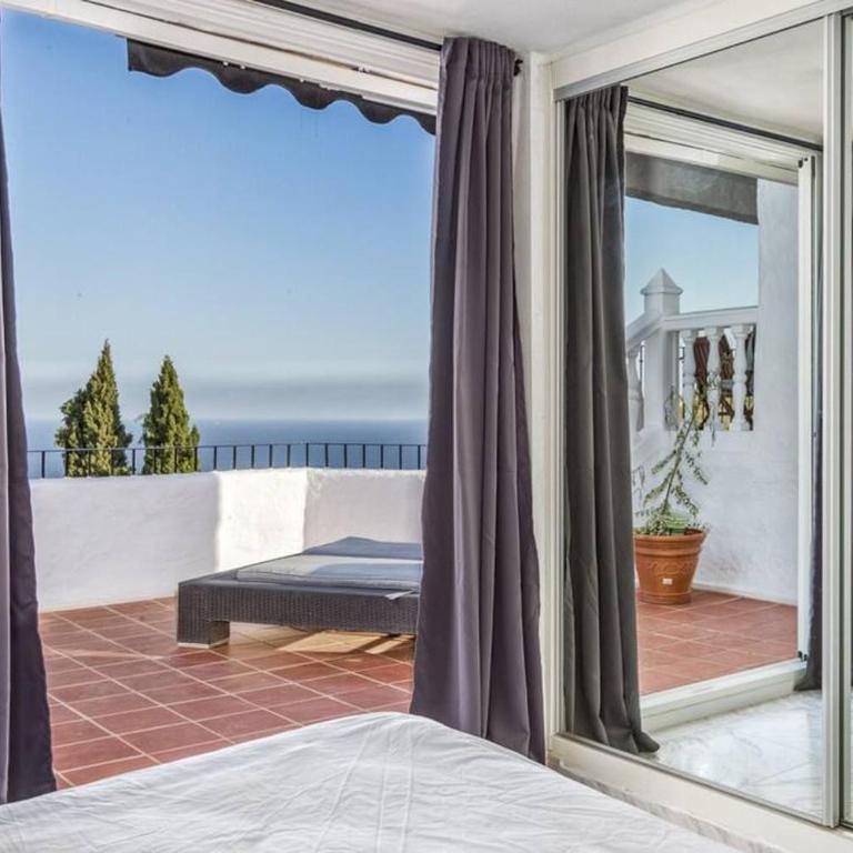 103-Penthouse Apartment, Stunning views, Marbella - Three-Bedroom Apartment - 12