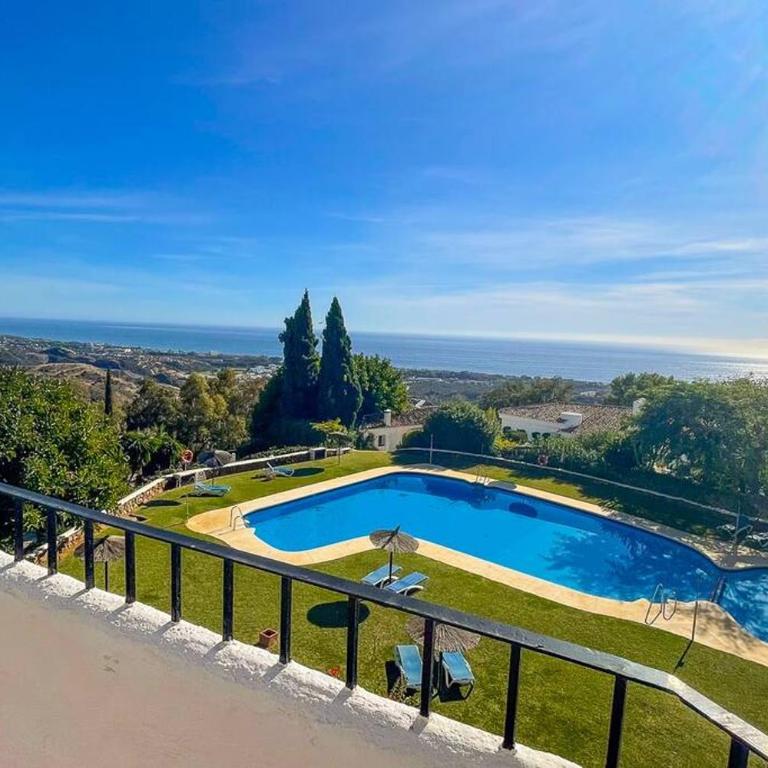 103-Penthouse Apartment, Stunning views, Marbella - Three-Bedroom Apartment - 22