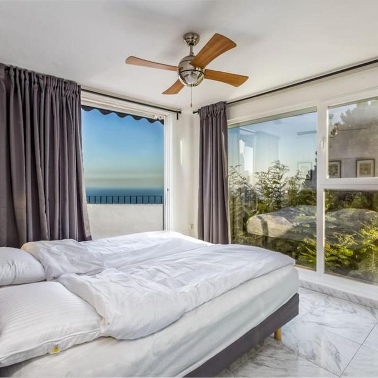 103-Penthouse Apartment, Stunning views, Marbella - Three-Bedroom Apartment - 10
