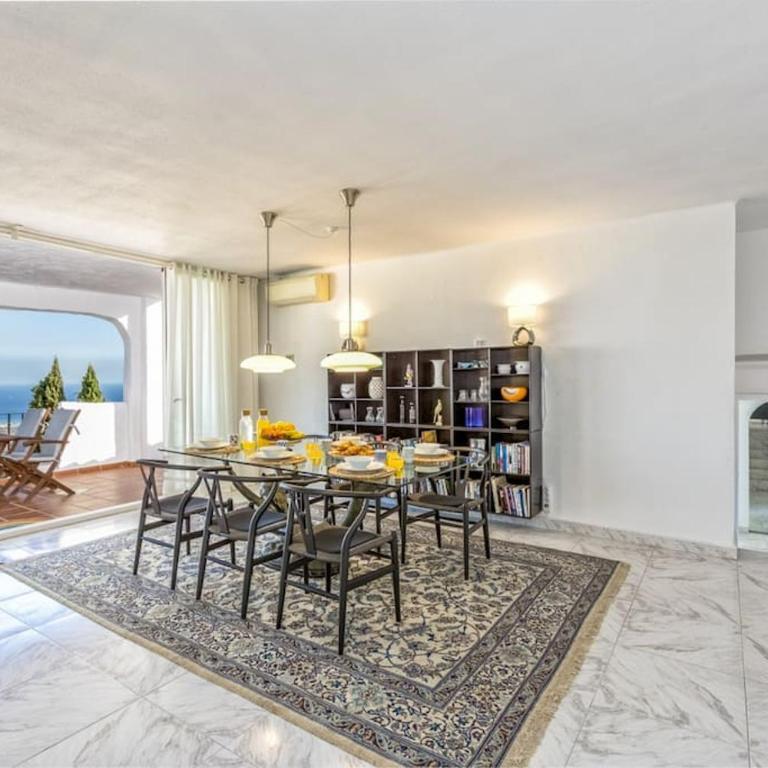 103-Penthouse Apartment, Stunning views, Marbella - Three-Bedroom Apartment - 7