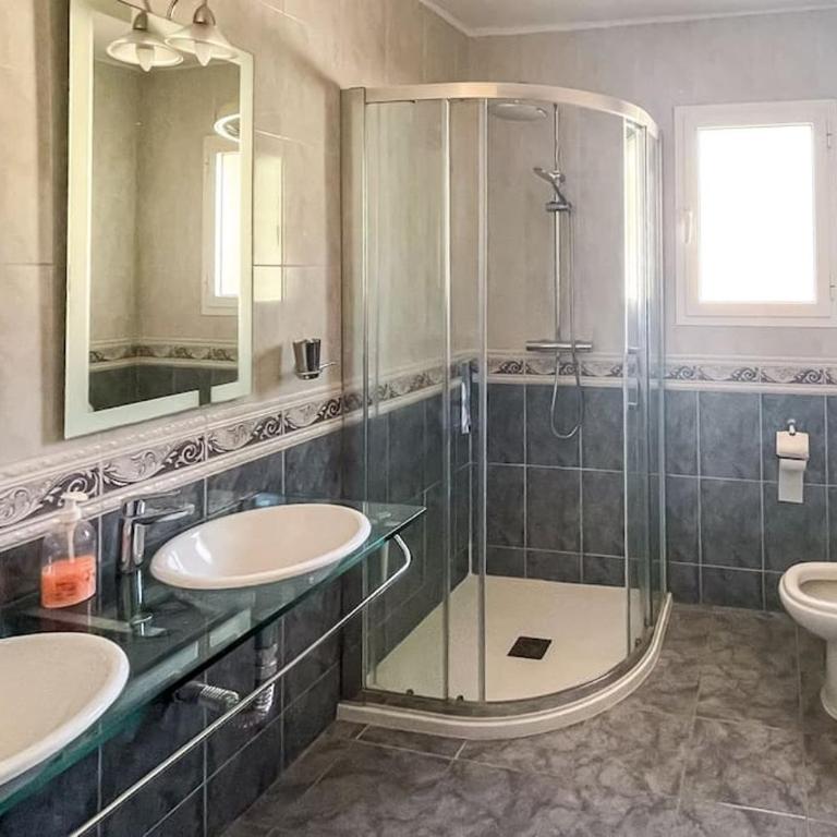 103-Penthouse Apartment, Stunning views, Marbella - Three-Bedroom Apartment - 17