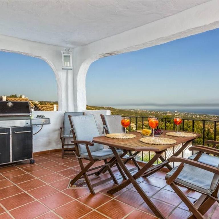 103-Penthouse Apartment, Stunning views, Marbella - Three-Bedroom Apartment - 2