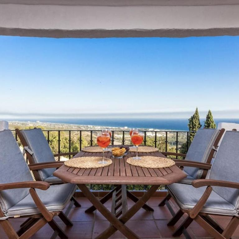 103-Penthouse Apartment, Stunning views, Marbella - Three-Bedroom Apartment - 19