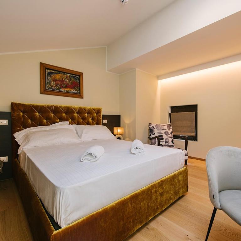 Palazzo Confalonieri da Lisca - Two-Bedroom Family Apartment - 5