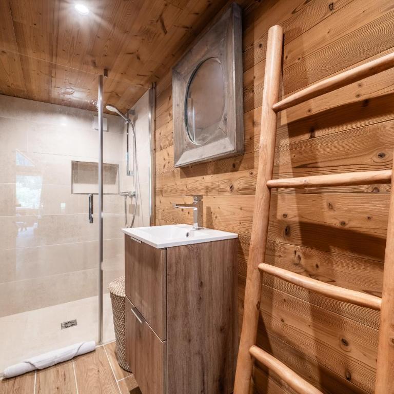 Le Soli 6 Bedroom Period Chalet 1798 Sleeps 12 Morzine - Chalet - 53