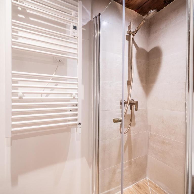 Le Soli 6 Bedroom Period Chalet 1798 Sleeps 12 Morzine - Chalet - 36