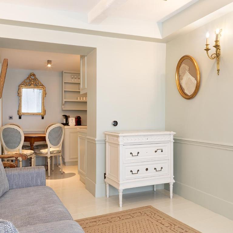 Pick A Flat's Apartments in Saint Germain - Paul-Louis Courier - Appartement Supérieur - 1