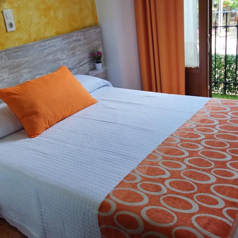 Pension Segura - Habitación Doble con balcón - 1 o 2 camas - 1