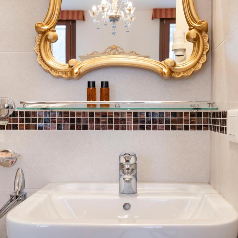 Casa Marsilli - Camera Matrimoniale con Bagno Privato - 8